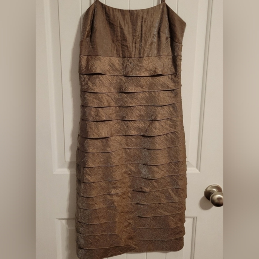 Jessica Howard gold layered cocktail dress size 6